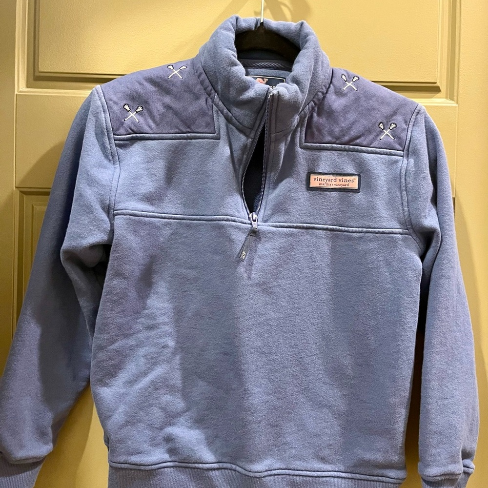 Boys vineyard vines sweatshirts size M on BLUE